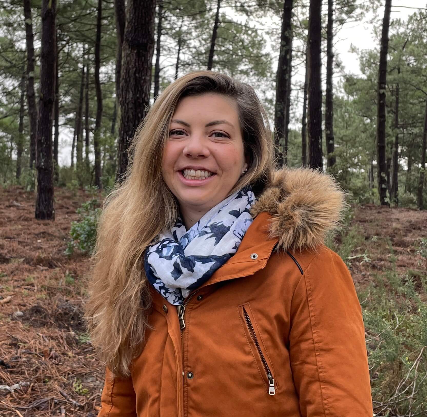 Lucie Deveugle vétérinaire holistique Lucie Deveugle Médecine vétérinaire naturelle